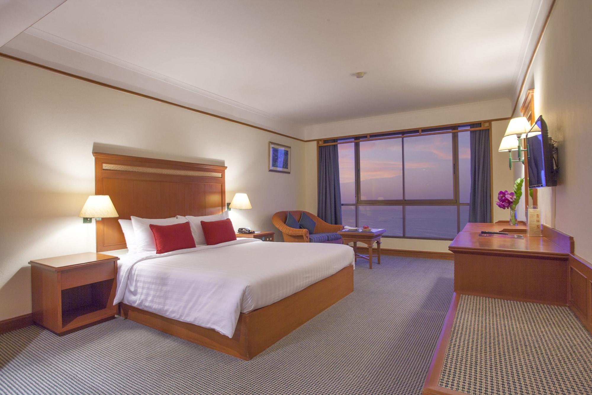 Cholchan Pattaya Beach Resort - Sha Extra Plus Ngoại thất bức ảnh Deluxe Ocean View Room