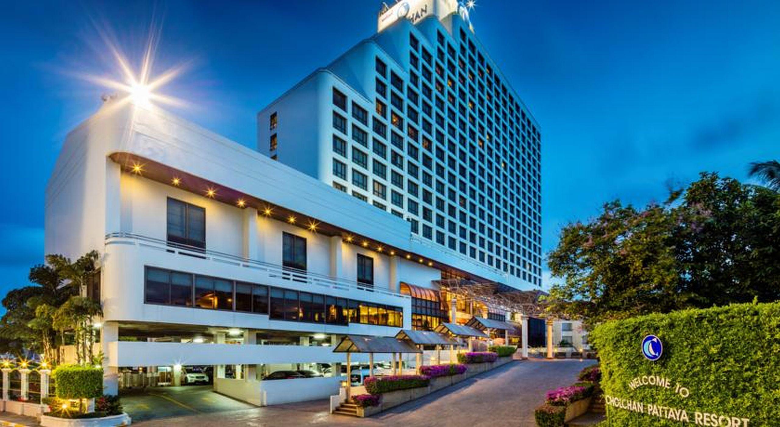 Cholchan Pattaya Beach Resort - Sha Extra Plus Ngoại thất bức ảnh Royal Paragon Hotel