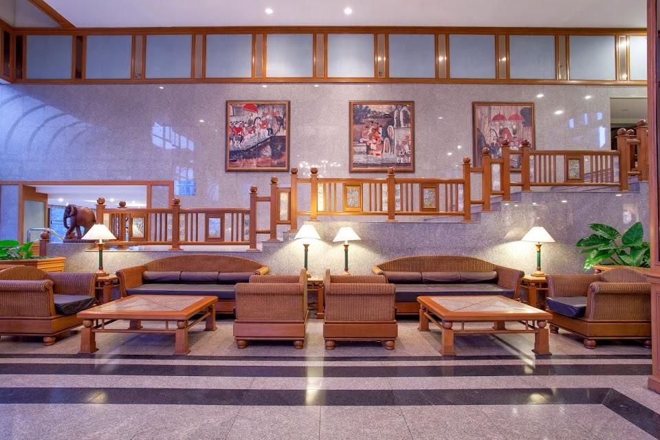 Cholchan Pattaya Beach Resort - Sha Extra Plus Ngoại thất bức ảnh Lobby