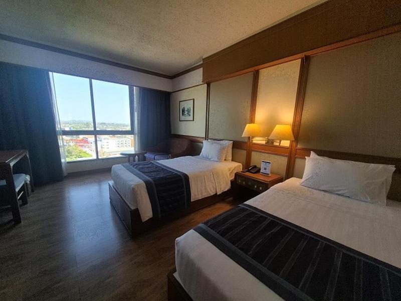 Cholchan Pattaya Beach Resort - Sha Extra Plus Ngoại thất bức ảnh