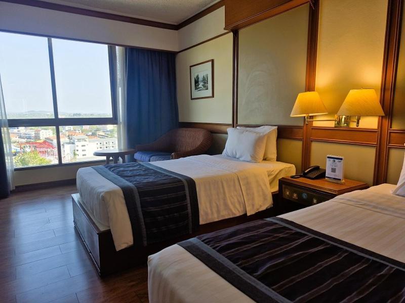 Cholchan Pattaya Beach Resort - Sha Extra Plus Ngoại thất bức ảnh