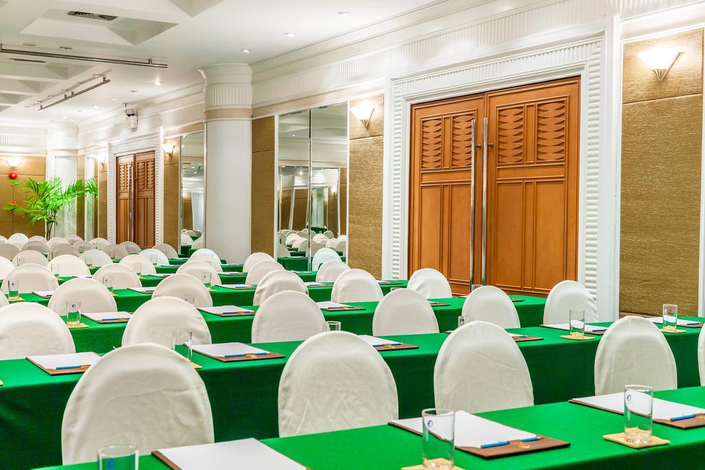 Cholchan Pattaya Beach Resort - Sha Extra Plus Ngoại thất bức ảnh Meeting room