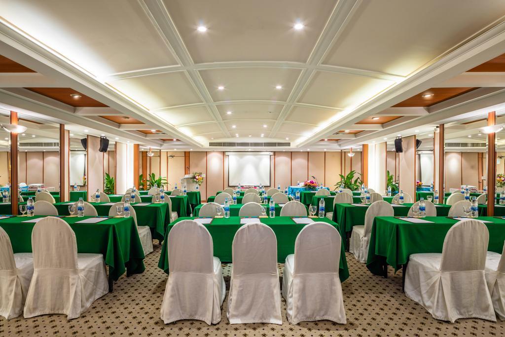 Cholchan Pattaya Beach Resort - Sha Extra Plus Ngoại thất bức ảnh Meeting room