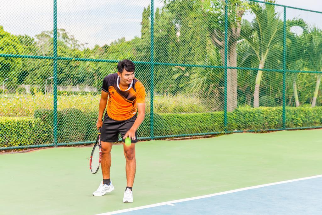 Cholchan Pattaya Beach Resort - Sha Extra Plus Ngoại thất bức ảnh Tennis