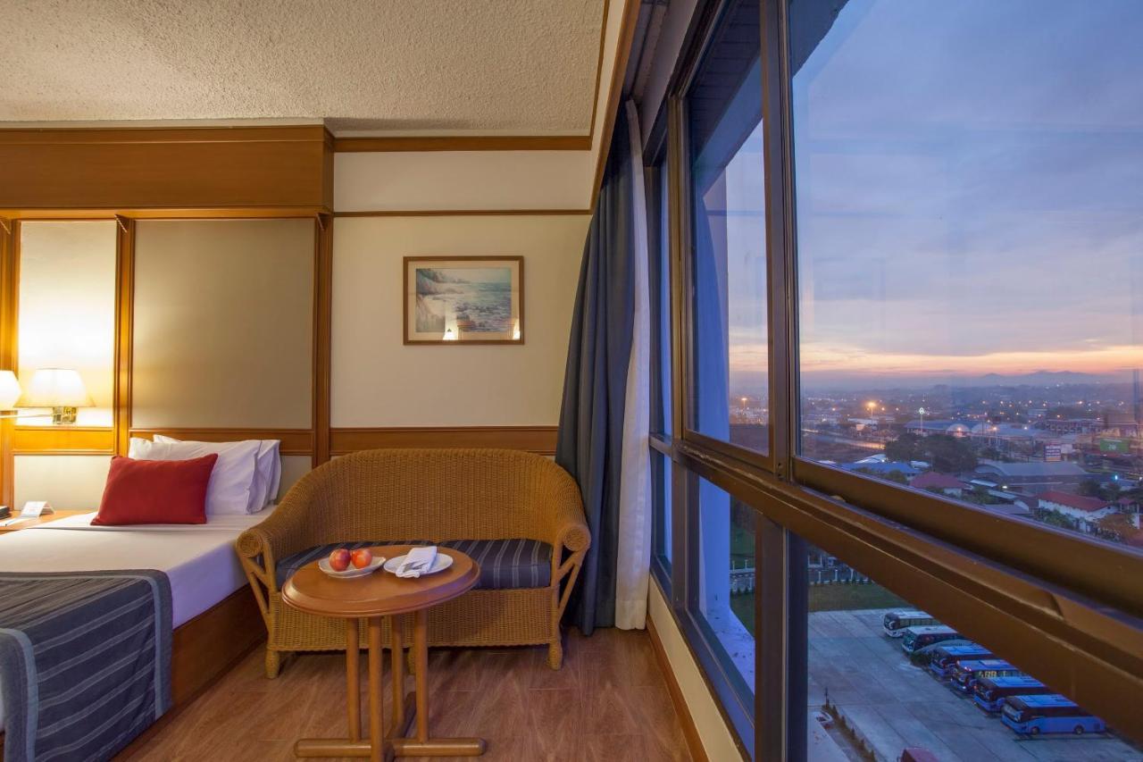 Cholchan Pattaya Beach Resort - Sha Extra Plus Ngoại thất bức ảnh Deluxe Room